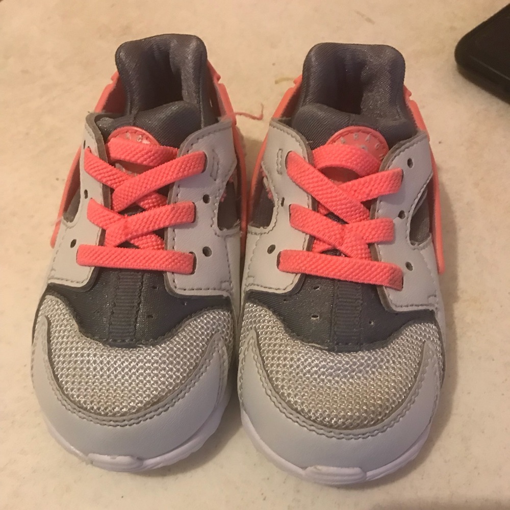 Toddler Nike huraches